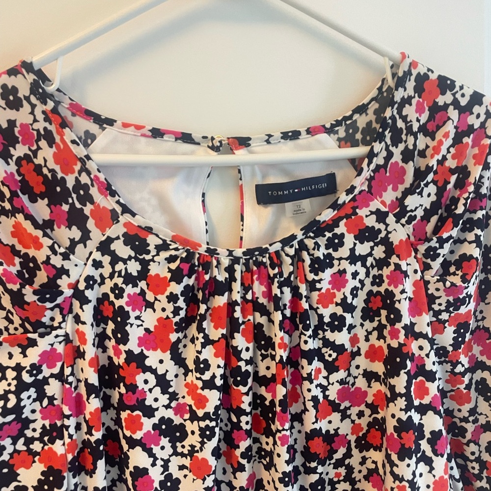 Tommy Hilfiger res,ink,orange and black, size 12 perfect for valentines day!
